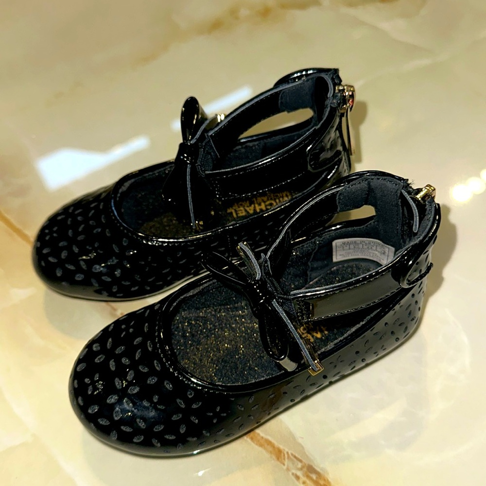 NWOT Michael Kors girl 7 toddler shoes